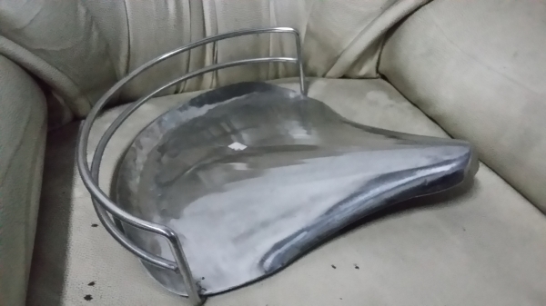 ขายด่วนเบาะสแตนเลสแต่ง honda steed 2000 บาท