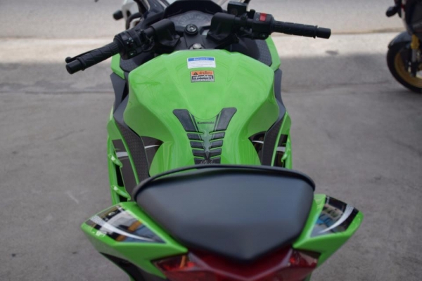 ขาย Kawazaki Ninja 300 Absสีเขียว ปี 58 รถ 3 เดือน ราคา เบา ๆ