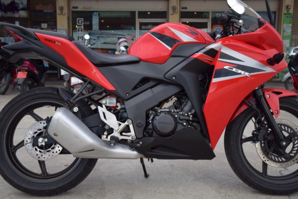 ขาย Honda Cbr150i สีแดง ปี 55 สภาพสวย เดิม ๆ ราคา เบา ๆ