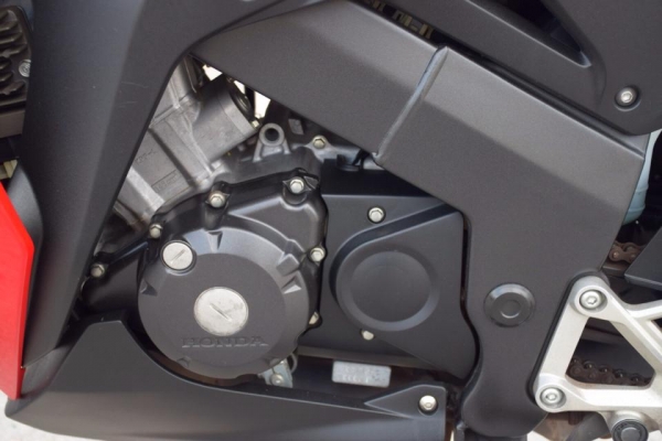 ขาย Honda Cbr150i สีแดง ปี 55 สภาพสวย เดิม ๆ ราคา เบา ๆ