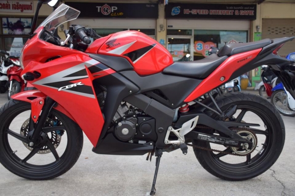 ขาย Honda Cbr150i สีแดง ปี 55 สภาพสวย เดิม ๆ ราคา เบา ๆ