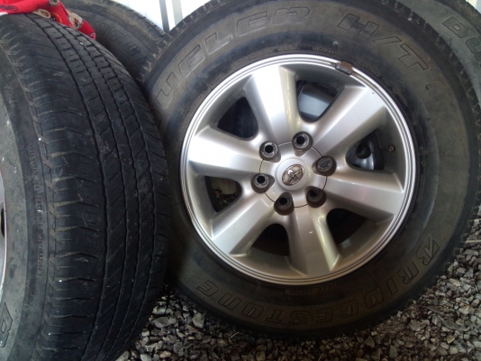 ขายแม็กพร้อมยาง น็อตล้อครบ