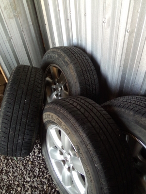 ขายแม็กพร้อมยาง น็อตล้อครบ