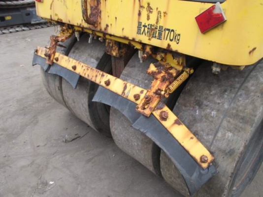 ขายด่วนรถบดหน้าเหล็กหลังยางขนาด3.5ตัน SAKAI TW350 เก่าญี่ปุ่น พร้อมใช้งาน เอกสารแจ้งจำหน่าย