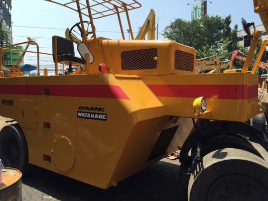 ขายด่วนรถบดล้อยาง7ล้อWATANABE WP15WE เก่าญี่ปุ่น พร้อมใช้งาน เอกสารแจ้งจำหน่ายเอาไปจดทะเบียนได้