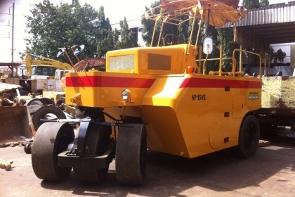 ขายด่วนรถบดล้อยาง7ล้อWATANABE WP15WE เก่าญี่ปุ่น พร้อมใช้งาน เอกสารแจ้งจำหน่ายเอาไปจดทะเบียนได้