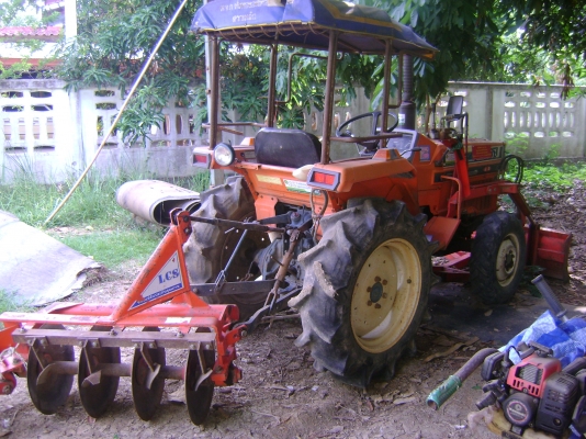 ขายด่วนรถไถคูโบต้า4*4 ดันหน้า+พาน4+ตัดหญ้า