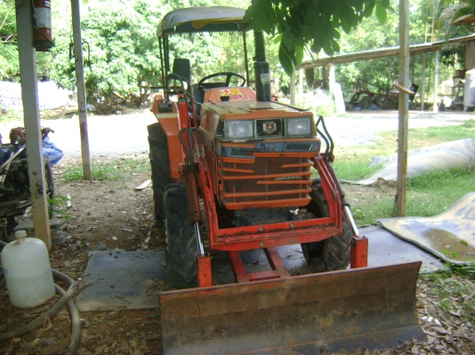 ขายด่วนรถไถคูโบต้า4*4 ดันหน้า+พาน4+ตัดหญ้า