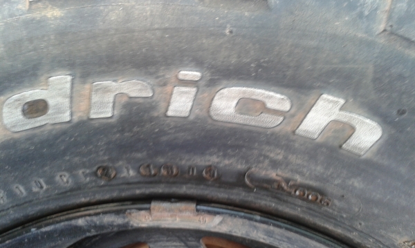 ขายเศษยาง KM2 BF 255/85/16 ปี09 ดอก7-8 เซน มี 3 เส้นๆละ2000.- ขายเศษยาง KM2 BF 255/85/16 ปี09 ดอก7-8 เซน มี 3 เส้นๆละ2000.-