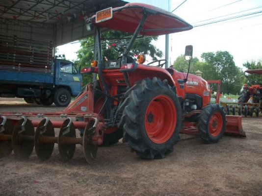 ขายรถไถ KUBOTA L3608 สภาพ 99\% ใบมีดดันหน้า พร้อมผานพรวน 5