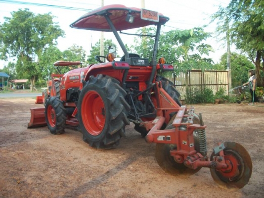 ขายรถไถ KUBOTA L3608 สภาพ 99\% ใบมีดดันหน้า พร้อมผานพรวน 5