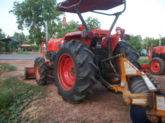 ขายรถไถ KUBOTA L4508 สภาพ 90\% ใบมีดดันหน้า พร้อมผานพรวน 6