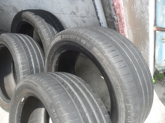 ยาง ขอบ19 สวยๆ 4 เส้น ราคา 3000 บาท