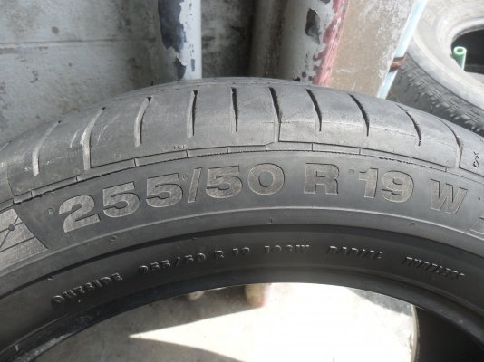 ยาง ขอบ19 สวยๆ 4 เส้น ราคา 3000 บาท