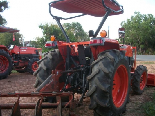 ขายรถไถ KUBOTA L4508 DI สภาพ 90\% ใบมีดดันหน้า พร้อมผานพรวน 5