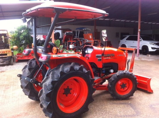 ขายรถไถ Kubota L3608(4WD) พร้อมใบมีดและผานพรวนช้าง รถพร้อมใช้งาน