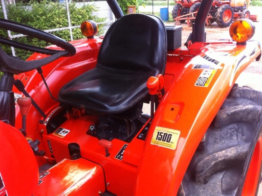 ขายรถไถ Kubota L3608(4WD) พร้อมใบมีดและผานพรวนช้าง รถพร้อมใช้งาน