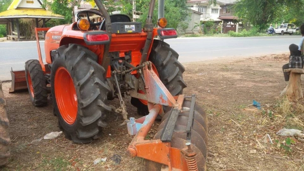 ขายรถไถ KUBOTA L3608 เครื่องดี ใช้งาน1376ชั่วโมง อุปกรณ์ ดันหน้า-ผานหลัง สภาพสวยพร้อมใช้งาน เอกสารพร้อมโอน สนใจโทร 090-8588220คุณนะ 093-3258446คุณบิว ID:narong498 หรือเข้าดูสินค้าอื่นๆได้ที่ www.truck.in.th/498 หรือเพจFacebook ณรงค์ ซื้อขายรถมือสอง (เว็บไ ขายรถไถ KUBOTA L3608 เครื่องดี ใช้งาน1376ชั่วโมง อุปกรณ์ ดันหน้า-ผานหลัง สภาพสวยพร้อมใช้งาน เอกสารพร้อมโอน สนใจโทร 090-8588220คุณนะ 093-3258446คุณบิว ID:narong498 หรือเข้าดูสินค้าอื่นๆได้ที่ www.truck.in.th/498 หรือเพจFacebook ณรงค์ ซื้อขายรถมือสอง (เว็บไ