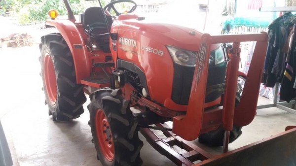ขายรถไถ KUBOTA L3608 เครื่องดี ใช้งาน1376ชั่วโมง อุปกรณ์ ดันหน้า-ผานหลัง สภาพสวยพร้อมใช้งาน เอกสารพร้อมโอน สนใจโทร 090-8588220คุณนะ 093-3258446คุณบิว ID:narong498 หรือเข้าดูสินค้าอื่นๆได้ที่ www.truck.in.th/498 หรือเพจFacebook ณรงค์ ซื้อขายรถมือสอง (เว็บไ