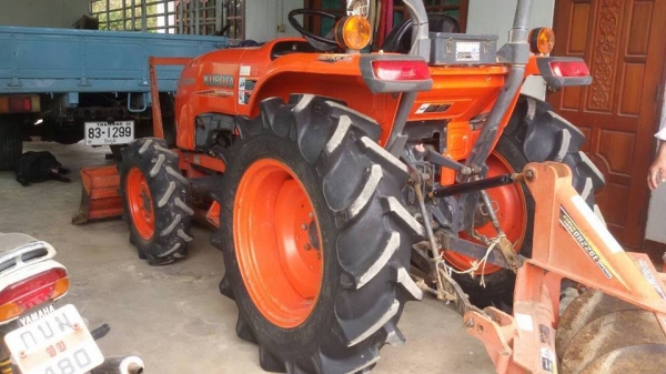 ขายรถไถ KUBOTA L3608 เครื่องดี ใช้งาน1376ชั่วโมง อุปกรณ์ ดันหน้า-ผานหลัง สภาพสวยพร้อมใช้งาน เอกสารพร้อมโอน สนใจโทร 090-8588220คุณนะ 093-3258446คุณบิว ID:narong498 หรือเข้าดูสินค้าอื่นๆได้ที่ www.truck.in.th/498 หรือเพจFacebook ณรงค์ ซื้อขายรถมือสอง (เว็บไ ขายรถไถ KUBOTA L3608 เครื่องดี ใช้งาน1376ชั่วโมง อุปกรณ์ ดันหน้า-ผานหลัง สภาพสวยพร้อมใช้งาน เอกสารพร้อมโอน สนใจโทร 090-8588220คุณนะ 093-3258446คุณบิว ID:narong498 หรือเข้าดูสินค้าอื่นๆได้ที่ www.truck.in.th/498 หรือเพจFacebook ณรงค์ ซื้อขายรถมือสอง (เว็บไ