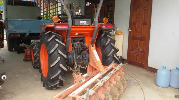 ขายรถไถ KUBOTA L3608 เครื่องดี ใช้งาน1376ชั่วโมง อุปกรณ์ ดันหน้า-ผานหลัง สภาพสวยพร้อมใช้งาน เอกสารพร้อมโอน สนใจโทร 090-8588220คุณนะ 093-3258446คุณบิว ID:narong498 หรือเข้าดูสินค้าอื่นๆได้ที่ www.truck.in.th/498 หรือเพจFacebook ณรงค์ ซื้อขายรถมือสอง (เว็บไ ขายรถไถ KUBOTA L3608 เครื่องดี ใช้งาน1376ชั่วโมง อุปกรณ์ ดันหน้า-ผานหลัง สภาพสวยพร้อมใช้งาน เอกสารพร้อมโอน สนใจโทร 090-8588220คุณนะ 093-3258446คุณบิว ID:narong498 หรือเข้าดูสินค้าอื่นๆได้ที่ www.truck.in.th/498 หรือเพจFacebook ณรงค์ ซื้อขายรถมือสอง (เว็บไ