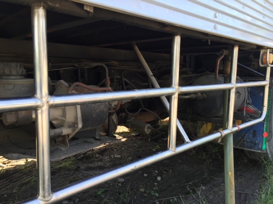 รถฮีโน่ 10 ล้อ FL1J  ตู้เย็น  260  แรงม้า ปี 43.    สนใจติดต่อ  081 - 6079515