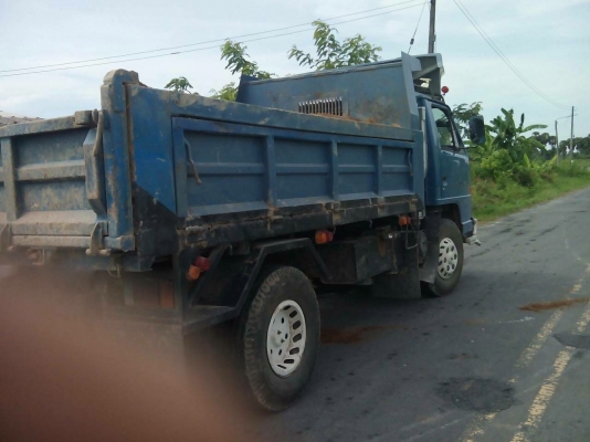 รถอีซูซุ 6 ล้อดั๊ม NPR 115  แรงม้า. ปี 39   สนใจติดต่อ  081 - 6079515