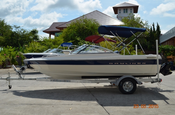 Bayliner 195br 2003 3.0L w/aluminium trailer, bimini.