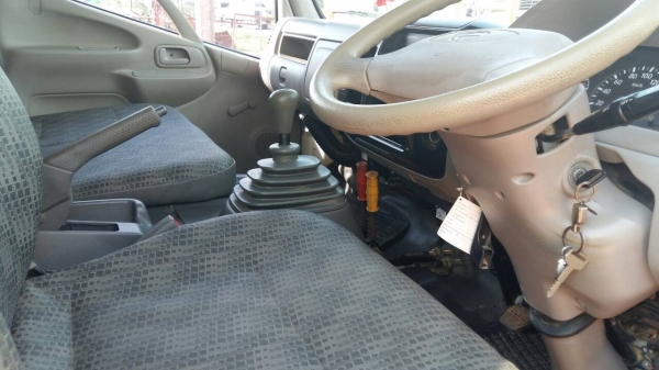 รถฮีโน่ 6 ล้อดั้ม ทูโถ้ 136 แรงม้า. ปี 55.  ( รถวิ่ง 4x,xxx กว่า กม. )       สนใจติดต่อ  081 - 6079515