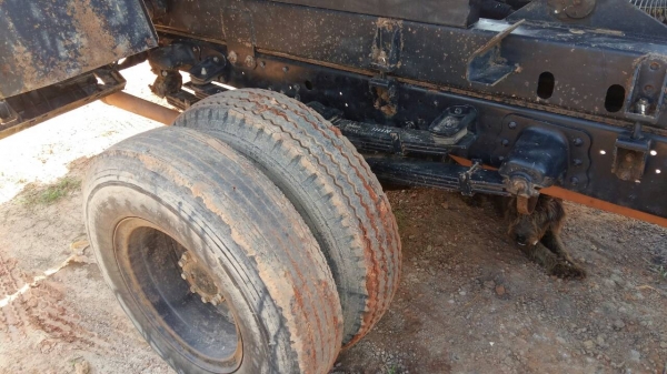 รถฮีโน่ 6 ล้อดั้ม ทูโถ้ 136 แรงม้า. ปี 55.  ( รถวิ่ง 4x,xxx กว่า กม. )       สนใจติดต่อ  081 - 6079515