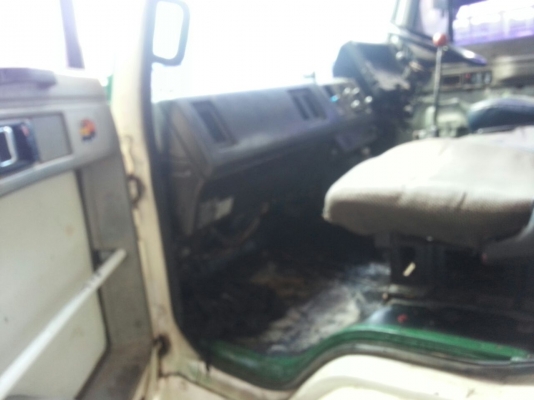 รถฮีโน่ 6 ล้อดั้ม ทูโถ้ 136 แรงม้า. ปี 55.  ( รถวิ่ง 4x,xxx กว่า กม. )       สนใจติดต่อ  081 - 6079515