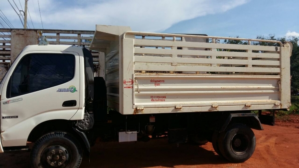 รถฮีโน่ 6 ล้อดั้ม ทูโถ้ 136 แรงม้า. ปี 55.  ( รถวิ่ง 4x,xxx กว่า กม. )       สนใจติดต่อ  081 - 6079515