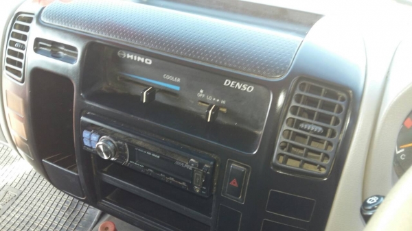 รถฮีโน่ 6 ล้อดั้ม ทูโถ้ 136 แรงม้า. ปี 55.  ( รถวิ่ง 4x,xxx กว่า กม. )       สนใจติดต่อ  081 - 6079515