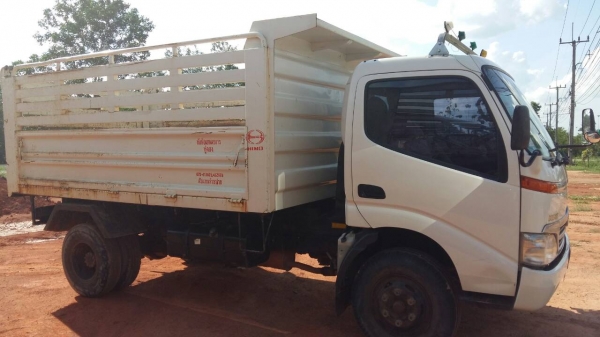 รถฮีโน่ 6 ล้อดั้ม ทูโถ้ 136 แรงม้า. ปี 55.  ( รถวิ่ง 4x,xxx กว่า กม. )       สนใจติดต่อ  081 - 6079515