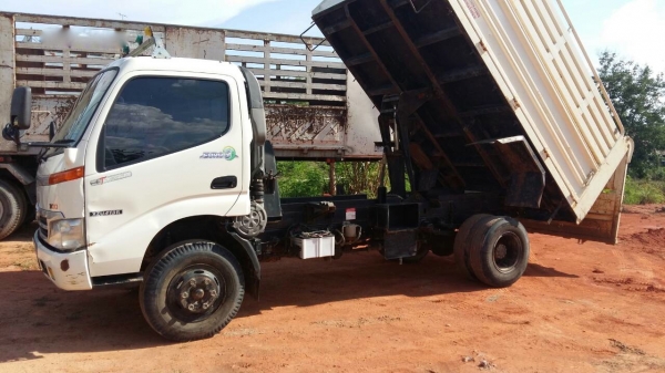 รถฮีโน่ 6 ล้อดั้ม ทูโถ้ 136 แรงม้า. ปี 55.  ( รถวิ่ง 4x,xxx กว่า กม. )       สนใจติดต่อ  081 - 6079515