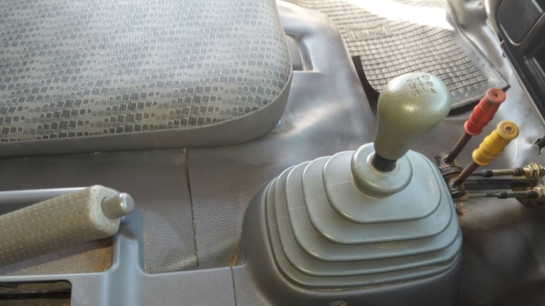 รถฮีโน่ 6 ล้อดั้ม ทูโถ้ 136 แรงม้า. ปี 55.  ( รถวิ่ง 4x,xxx กว่า กม. )       สนใจติดต่อ  081 - 6079515