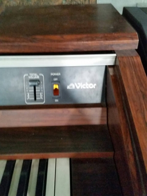 เปียโนนอก