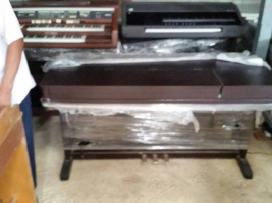 เปียโนนอก