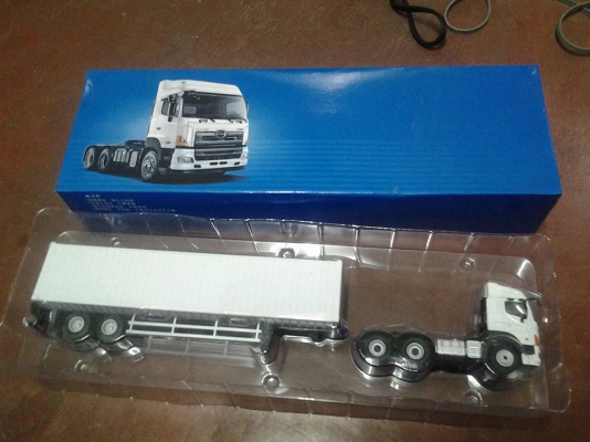 ขายโมเดล HINO ซีรี่700 กับ ISUZU NQR