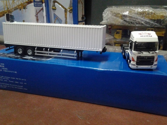 ขายโมเดล HINO ซีรี่700 กับ ISUZU NQR