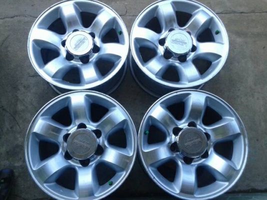 ล้อพร้อมยาง BF 265/75/16 ปี 12 สวยๆเลยครับ