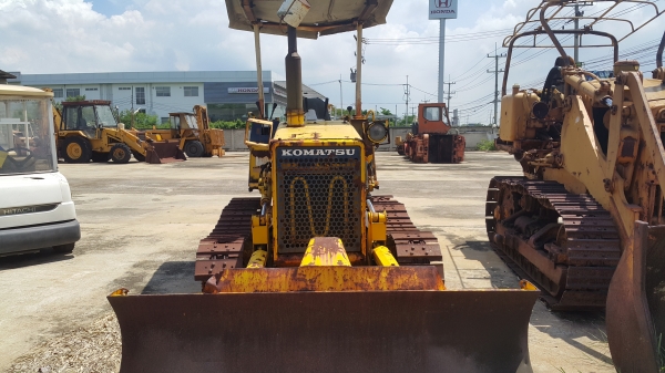 ขายรถแทรคเตอร์โคมัทสุ