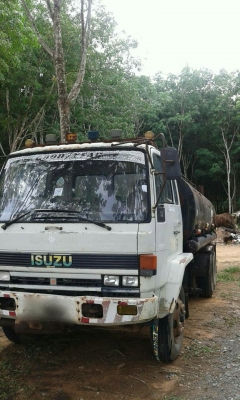 รถอีซูซุ 10 ล้อ บรรทุก ยางมะตอย. FVM  175 แรงม้า.     สนใจติดต่อ  081 - 6079515