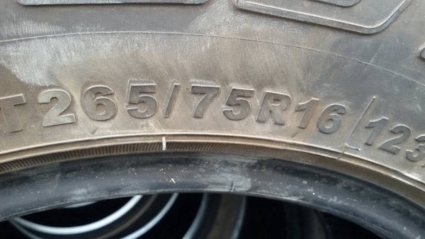 ขายยาง mud deestone 265/75/16 ปลายปี 13 ขายยาง mud deestone 265/75/16 ปลายปี 13