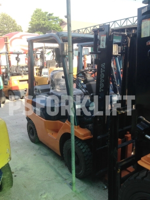 ขายฟอร์คลิฟท์ โตโยต้า 7FD15 เสาสูง 3 ม. จากประเทศญี่ปุ่น