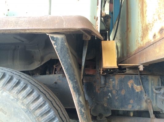 เทรลเลอร์10ล้อ1เพลา Isuzu rocky 6 สูบ 175 แรงม้า  เอกสารพร้อมโอน พร้อมใช้งาน หางปลาไฮครอลิก ติดต่อ 086-1688171