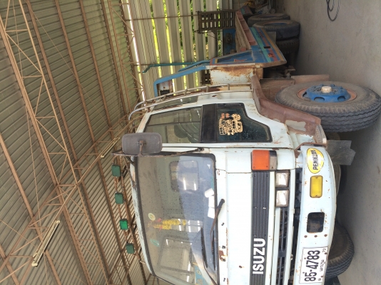 เทรลเลอร์10ล้อ1เพลา Isuzu rocky 6 สูบ 175 แรงม้า  เอกสารพร้อมโอน พร้อมใช้งาน หางปลาไฮครอลิก ติดต่อ 086-1688171