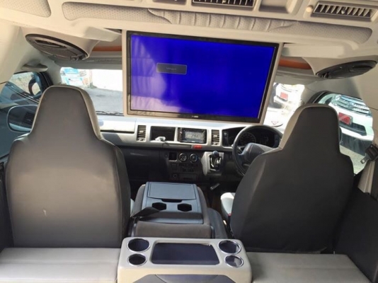 TOYOTA COMMUTRE 2.5 ปี 13เกียMT สีเทา