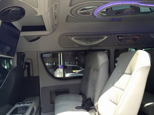 TOYOTA COMMUTRE 2.5 ปี 13เกียMT สีเทา