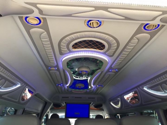 TOYOTA COMMUTRE 2.5 ปี 13เกียMT สีเทา